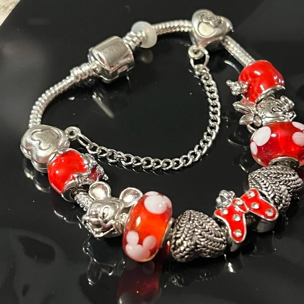 Minnie Mouse Charm bracelet